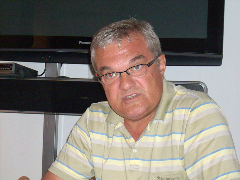 Румен Петков подозира българска следа в атентата на летище Бургас