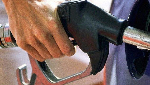 Бензинът отново непосилно скъп