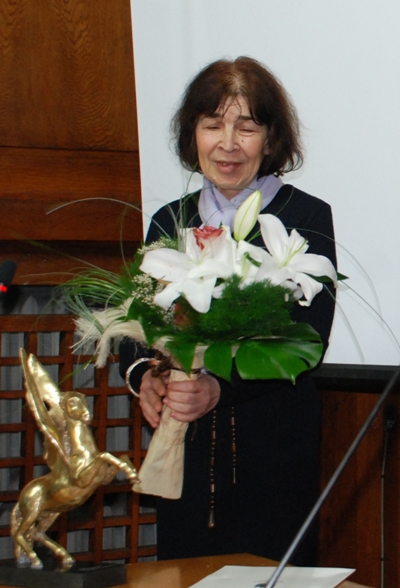 Венда Райкова с книга за ЧРД