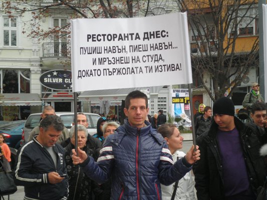 Премиерът няма да подава оставка, забраната за пушене остава