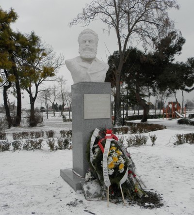 Христо Ботев вече има паметник и в Поморие