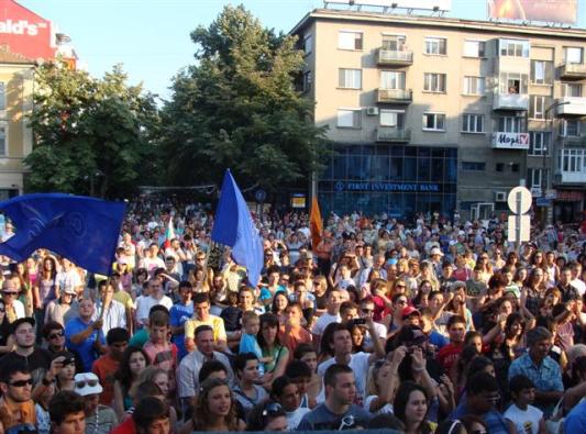 Поетичен акцент на Деня на демокрацията в Бургас