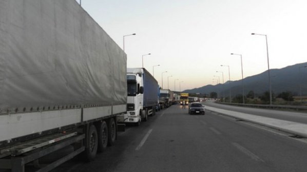 Границата с Турция затваря за 7 часа
