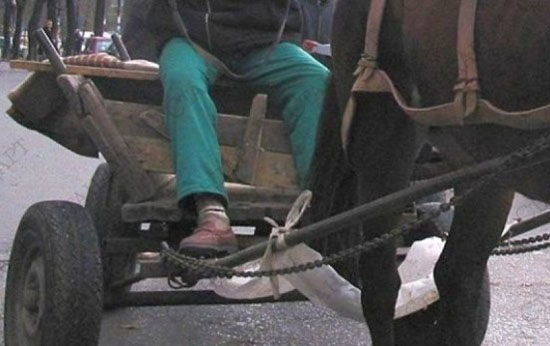 Пияният Паиско счупи носа на съселянин в катастрофа с каруца