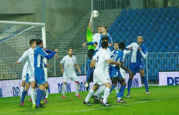 „Акулите“ биха с 2:0 „Славия“