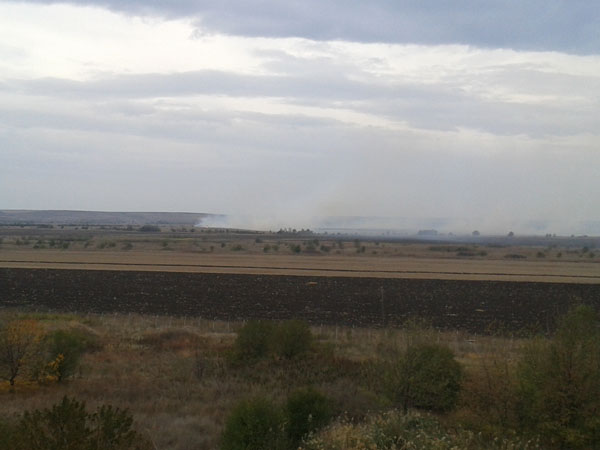 Пожар в опасна близост до Лукойл