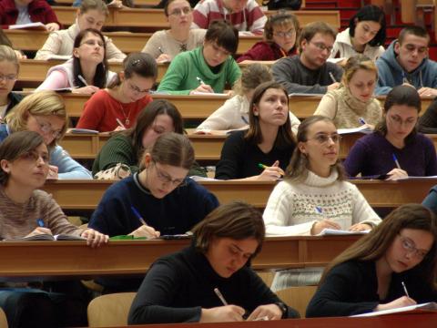 Митничари учат занаят в ''Проф. д-р Асен Златаров''