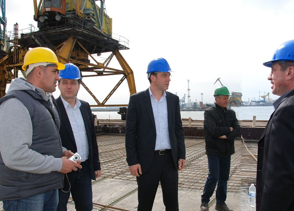 Кметът Николов: Строителството на Морската гара върви по график