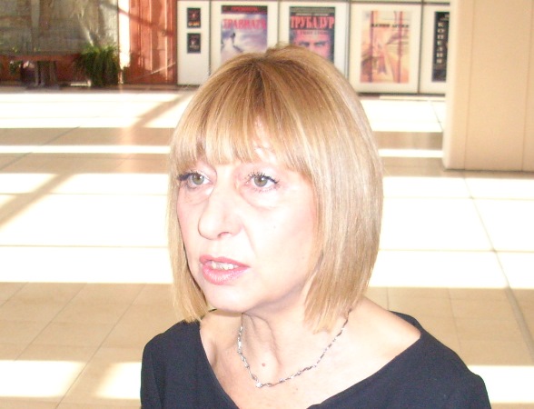 Министър Клисарова: Трябва сериозно да финансираме малките училища