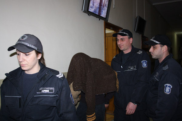 Готвач с чувствителна душа е бомбаджията в Бургас