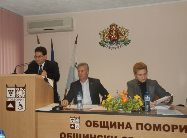 Общински съвет Поморие прие бюджетa за 2013 година