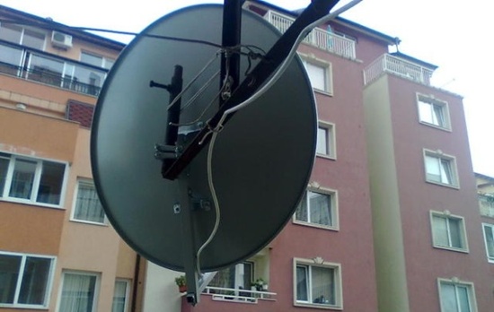 Полиция нахлу в телевизията на 