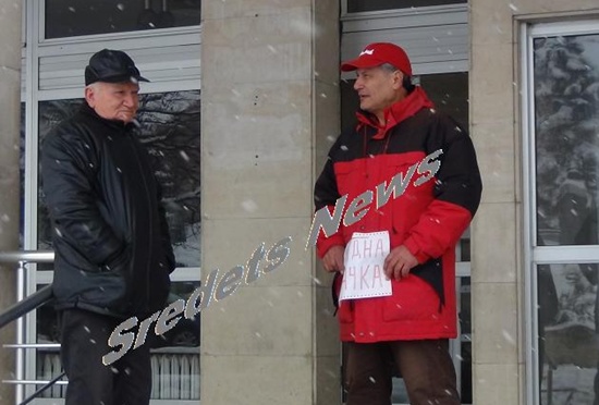 Мъж от Средец обяви гладна стачка заради заплатите на властта