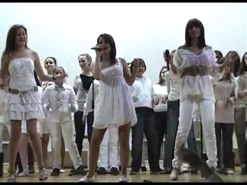 Бургаски детски хор очарова Словакия със своите песни