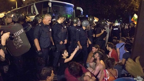 Диана Йорданова: Тръгнах си от парламента в 05.00 часа. Навън имаше още протестиращи