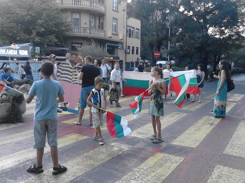 #ДАНСwithme на морето блокира Морската вместо входа на Бургас