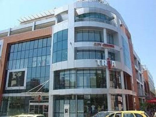 Триа Сити Център изненадва с подаръци