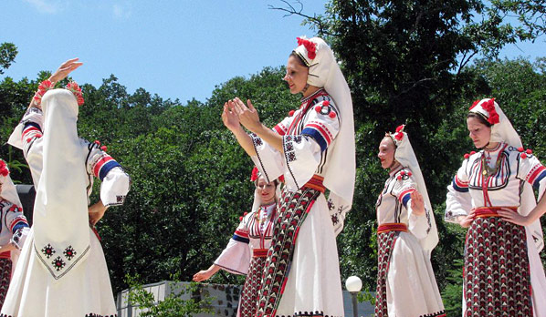 Венец от странджански и тракийски песни на Божура