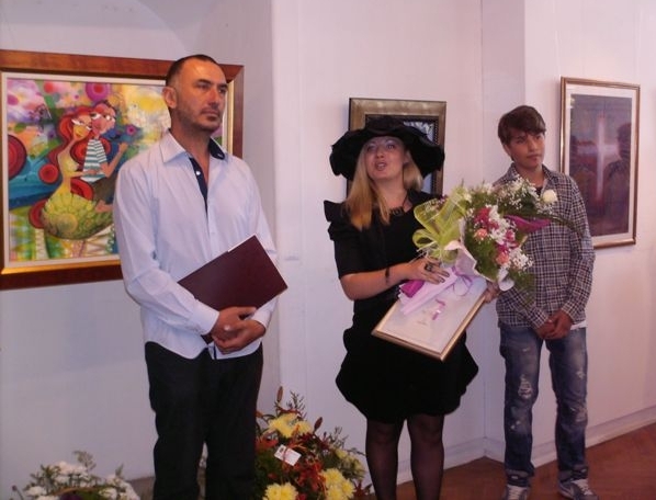 Лора Янева с награда за млад художник
