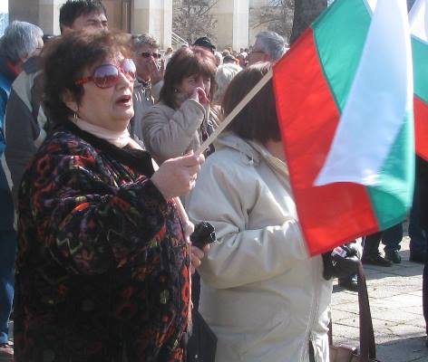 Бургаска пенсионерка дава залъка си за младите