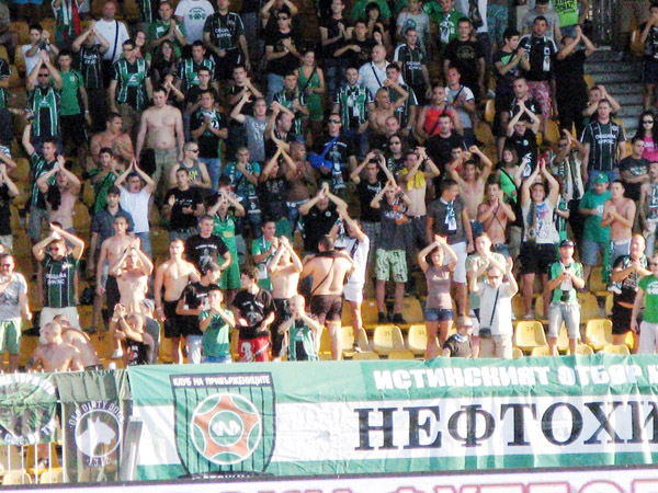Фенове готвят невиждана хореография в памет на Велиян Парушев