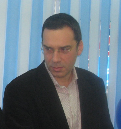 Вирус прати бургаския кмет в болница