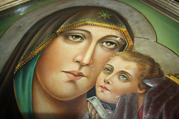 Богородица плаче за бургаски храм