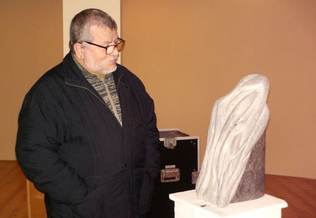 Италиански скулптор прави поезия от каменни скулптури