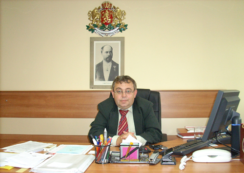 Георги Даутев: Учителите водят борба за българщината