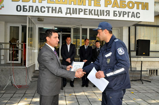 Царевски полицай получи награда за откриване на канабисови растения