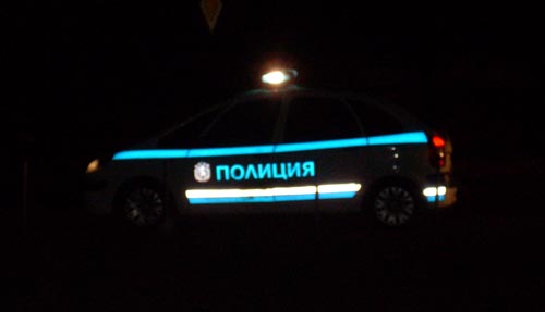 Комшии се млатиха и трошиха колите си в Меден рудник