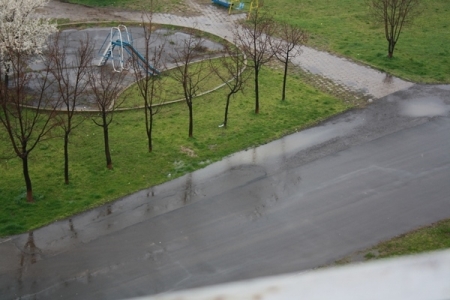 Бъдете спокойни на пътя. Вали частично на някои места