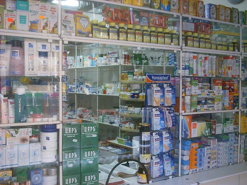 Ползват аптека 2 години незаконно, но бургазлии си я искат