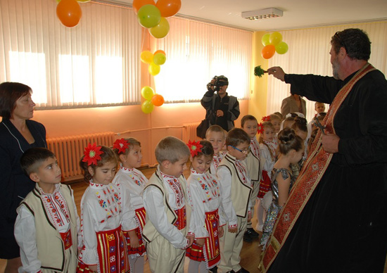 ОДЗ № 3 „Звънче“ зарадва деца и родители с нова визия и спортна площадка 