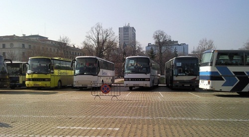 Нямало мераклии за партийните автобуси от Бургас