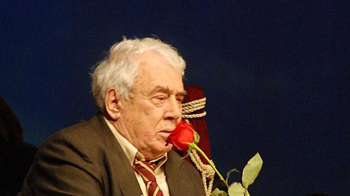 Георги Калоянчев редом до Апостол Карамитев пред Летния театър на Бургас