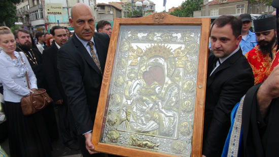 Поморие посрещна иконата на Света Богородица