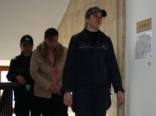 Задържаната за убийството на малката Алекс поиска да остане в ареста