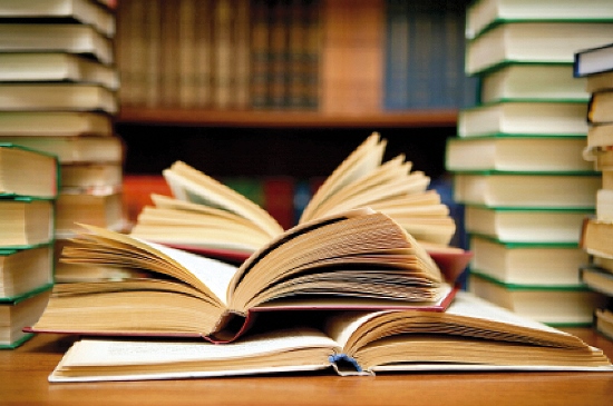Радио Бургас дари книги с послания на децата от „Ронкали“