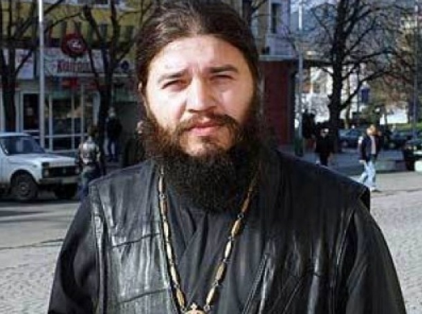 Свещеник започна подписка срещу задължителната ваксинация