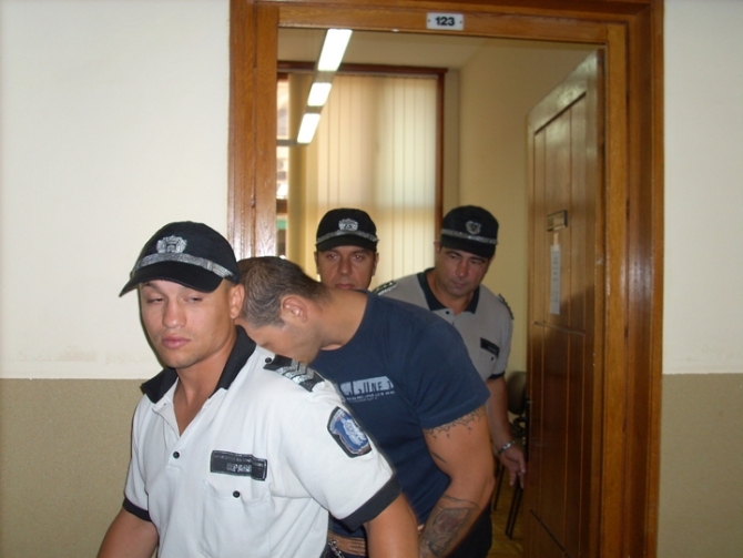 Ексченгето Менашки се жалва пред ВКС
