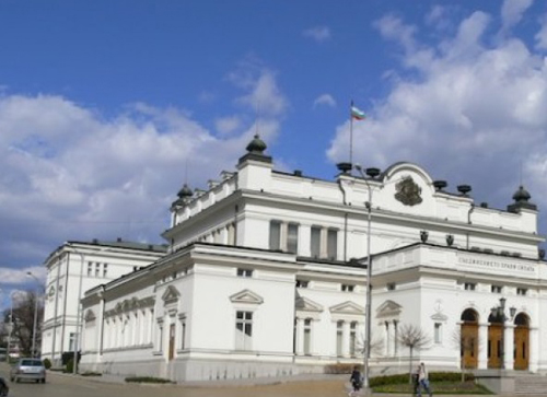 Купуваме луксозна тоалетната хартия на депутатите за 73 000 лева