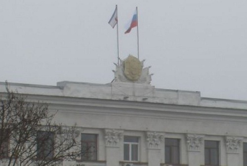 Крим под обсада. Пращат военни и техника в атономната република