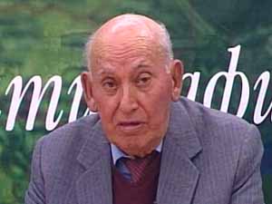 Почина Николай Жишев
