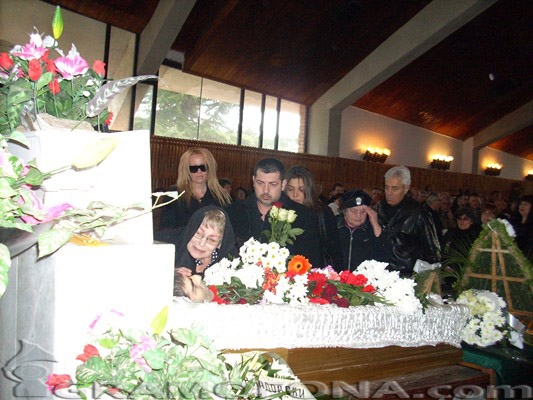 Ева Найденова: Да влагаш измислени думи в устата на един човек, още топъл в гроба, е кощунство!