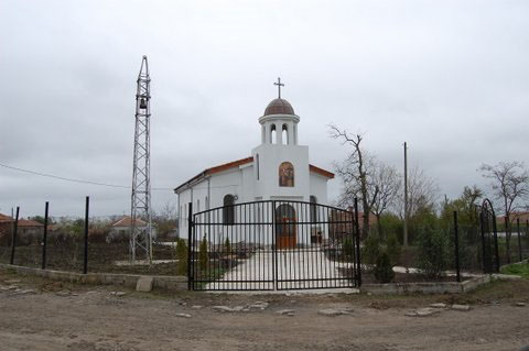 Църква в село Кръстина