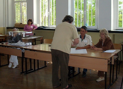 Гранични и пожарникари удрят рамо на полицията за евровота