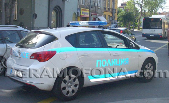 Трима бургазлии нямат 18, но крадат яко