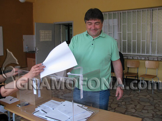 Костадин Марков гласува да не победи идиотизмът