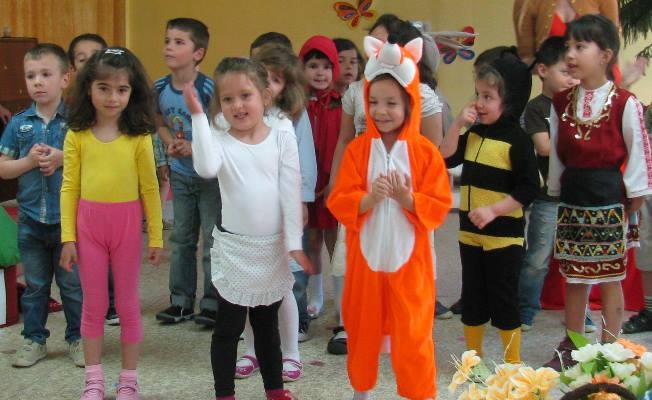 2220 свободни места за първи клас, 1029 за детска ясла